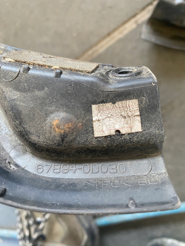 фото №4, Ущільнювачі кришки toyota yaris ii 1.0