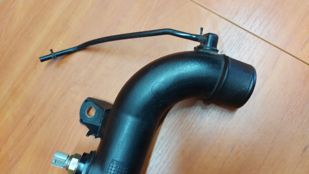 фото №10, Труба шланг повітря toyota avensis t25 corolla verso 2,2 177km