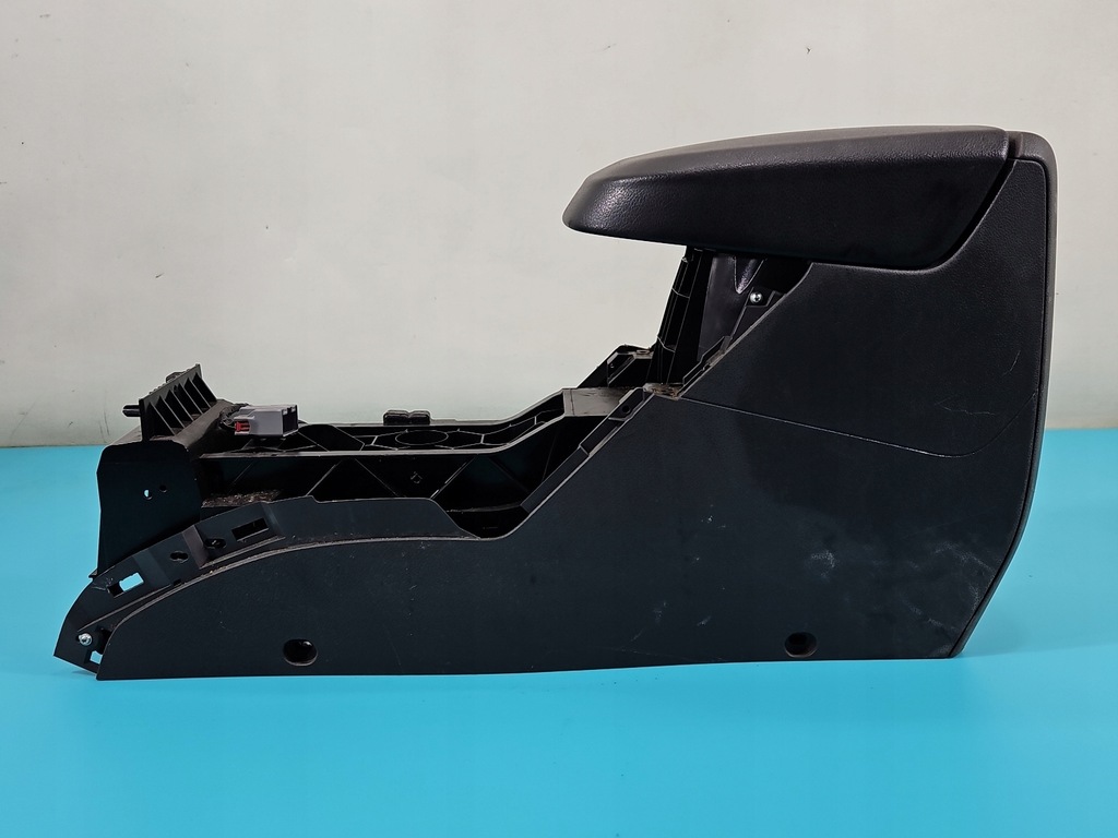 фото №3, Підлокітник тунель ford kuga mk1 08-13 r045m62