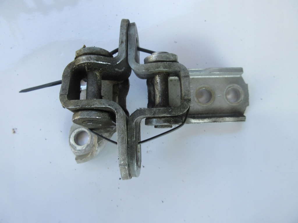 фото №1, Петля петлі двері правий перед avensis t27 1f7