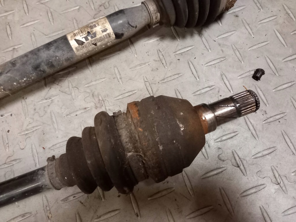 фото №3, Приводной вал левая перед opel insignia 13228195 1.8