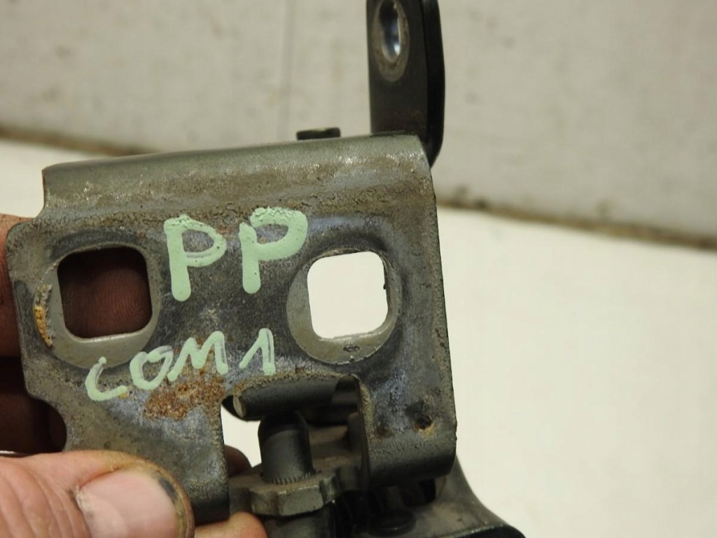 фото №2, Петля петли дверь правый перед jeep compass i