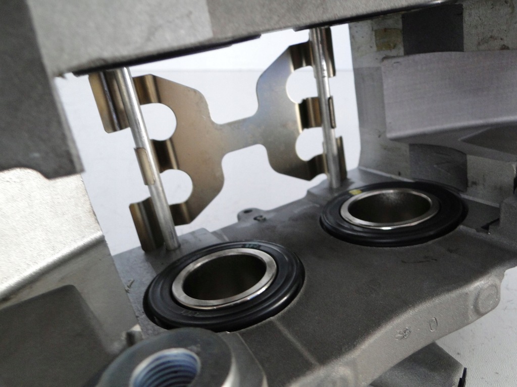 фото №8, Mercedes суппорт тормозной передний правый левый cls 257 eqc 293