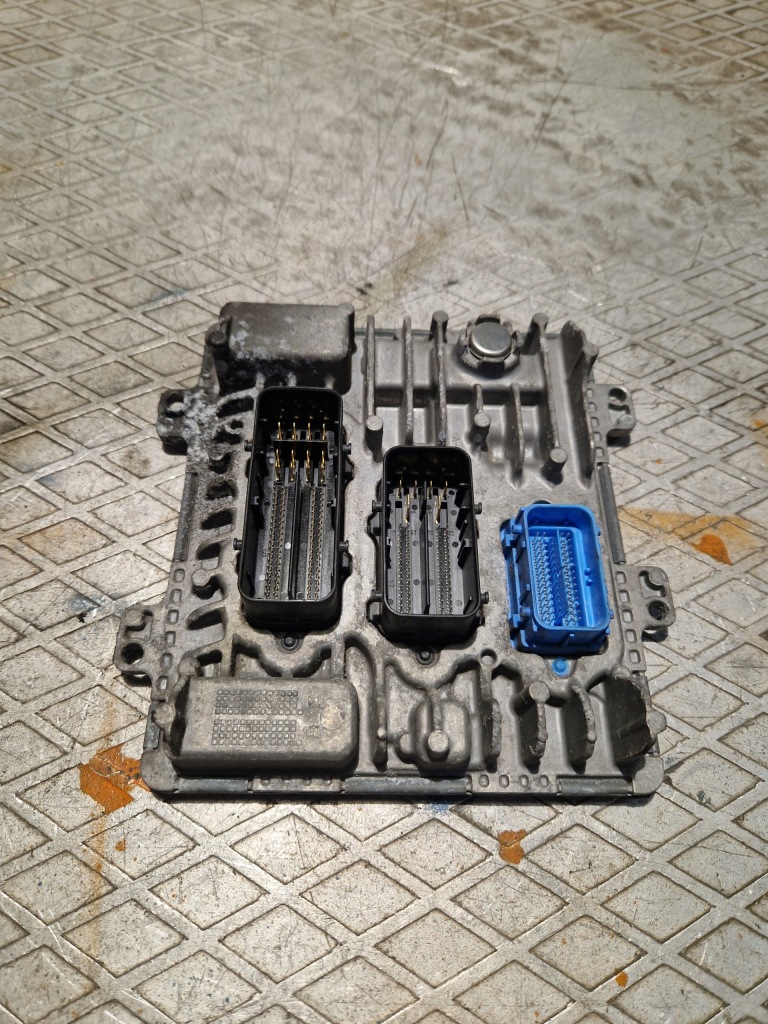 фото №1, Opel zafira c бортовой компьютер блок управления ecu двигателя 55484746 1.6 cdti