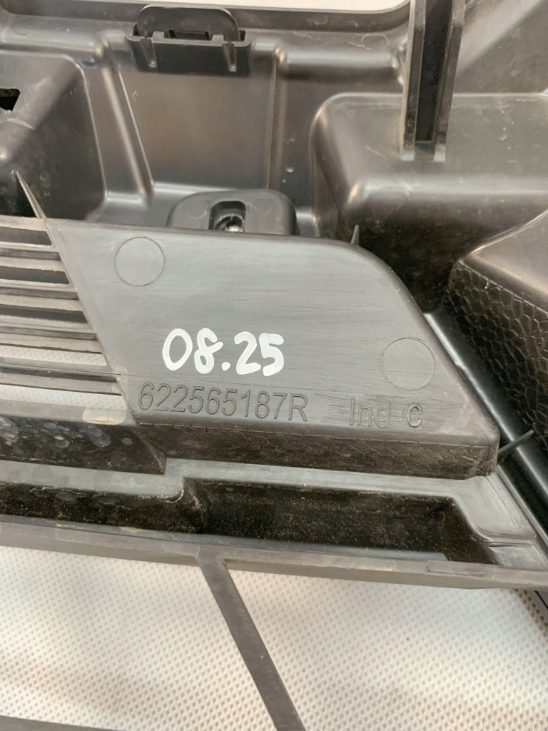 Renault kangoo 3 iii 21r express решітка радіатора решітка радіатора 622565187r 08.25 Недорого