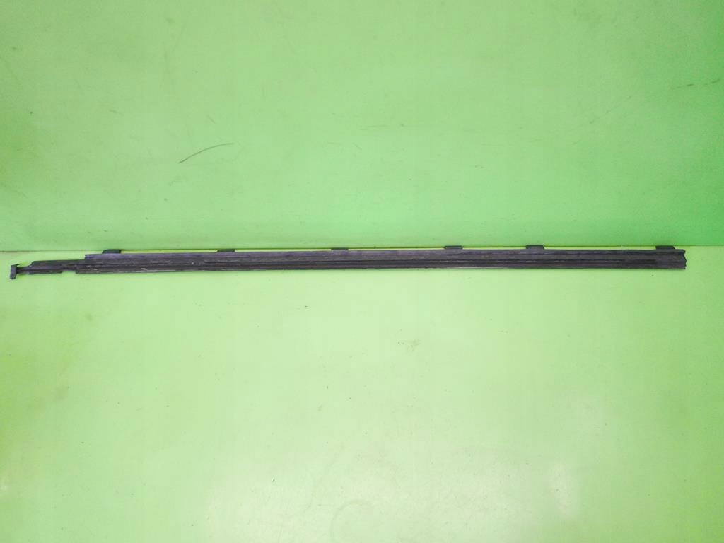 фото №6, Молдинг уплотнитель правая перед vw polo iv 9n hb 3d