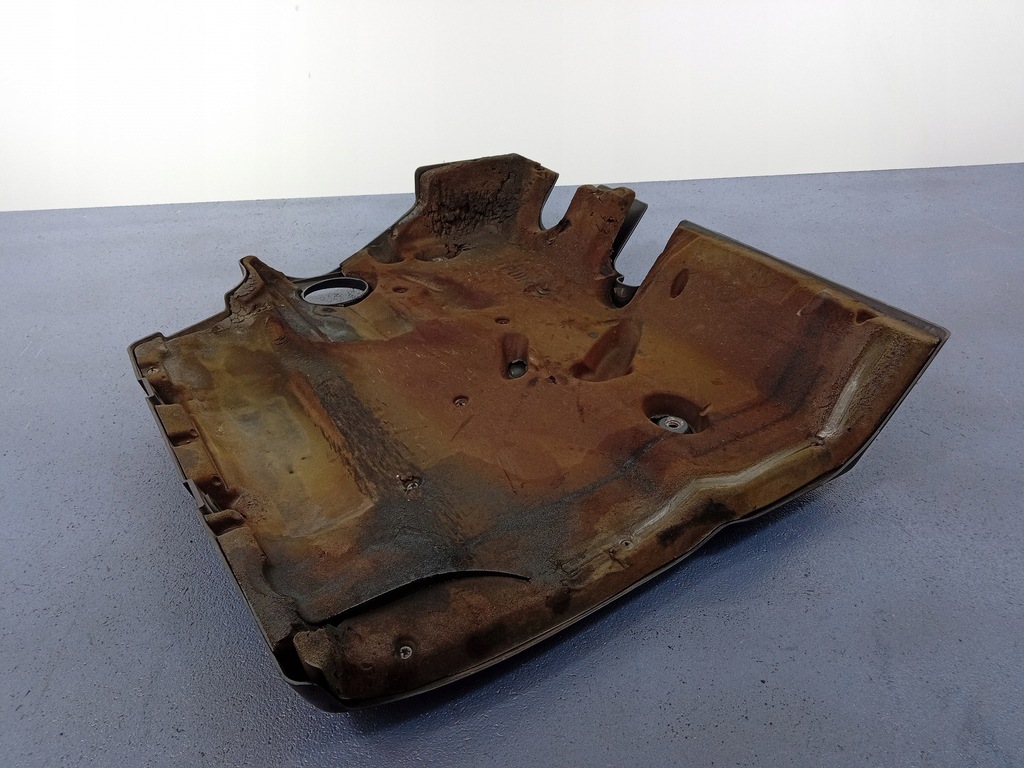 фото №4, Audi a6 c4 2.5 tdi защита верхний двигателя 046103927