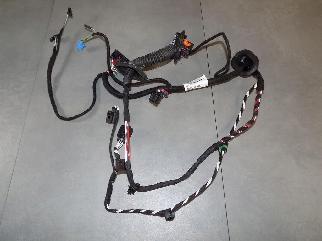 фото №1, Volkswagen оригінальний номер 3c8971694ed