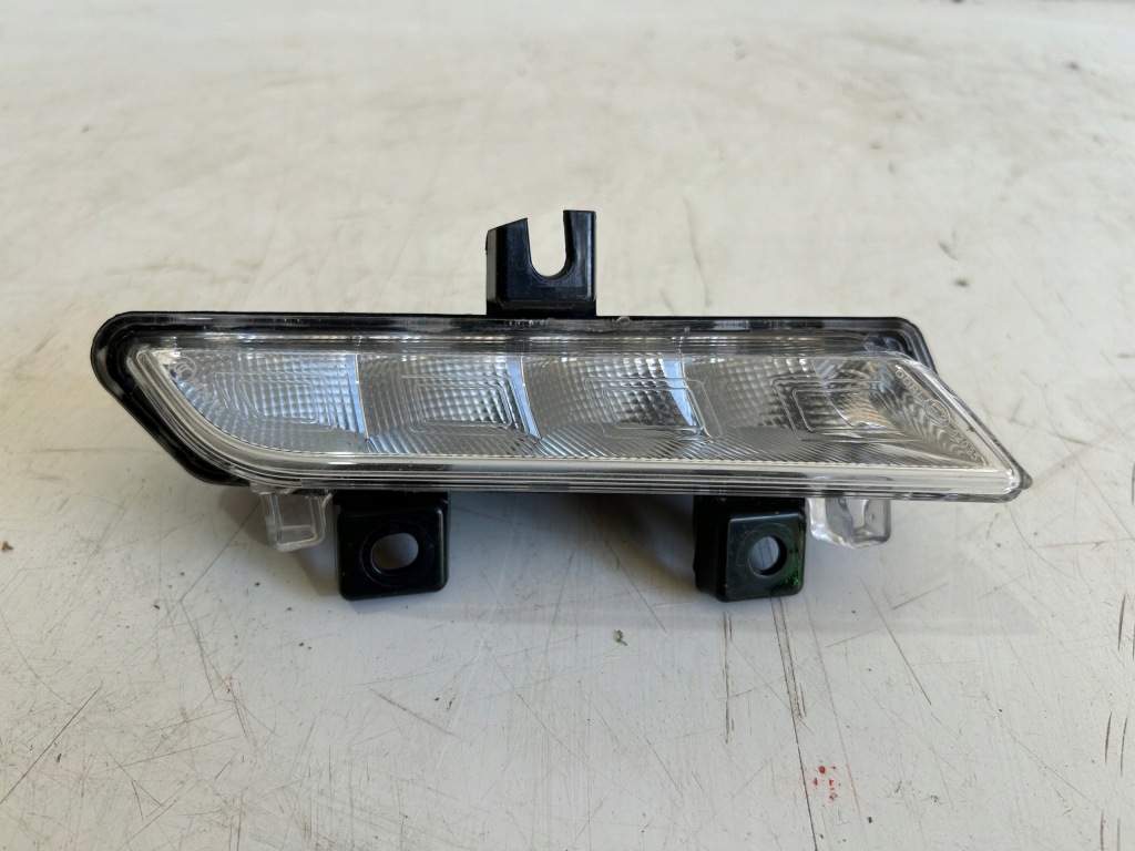 фото №1, Renault captur i clio iv противотуманная фара правый led drl 89208541 266000411r