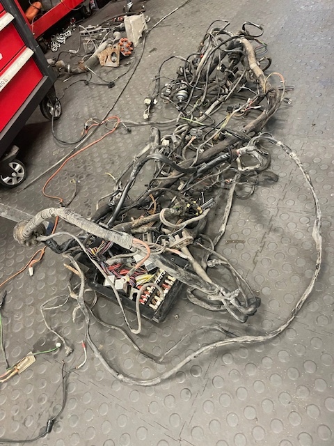 фото №5, Жгут двигатель+ кондиционер+ свет mercedes 107 380sl