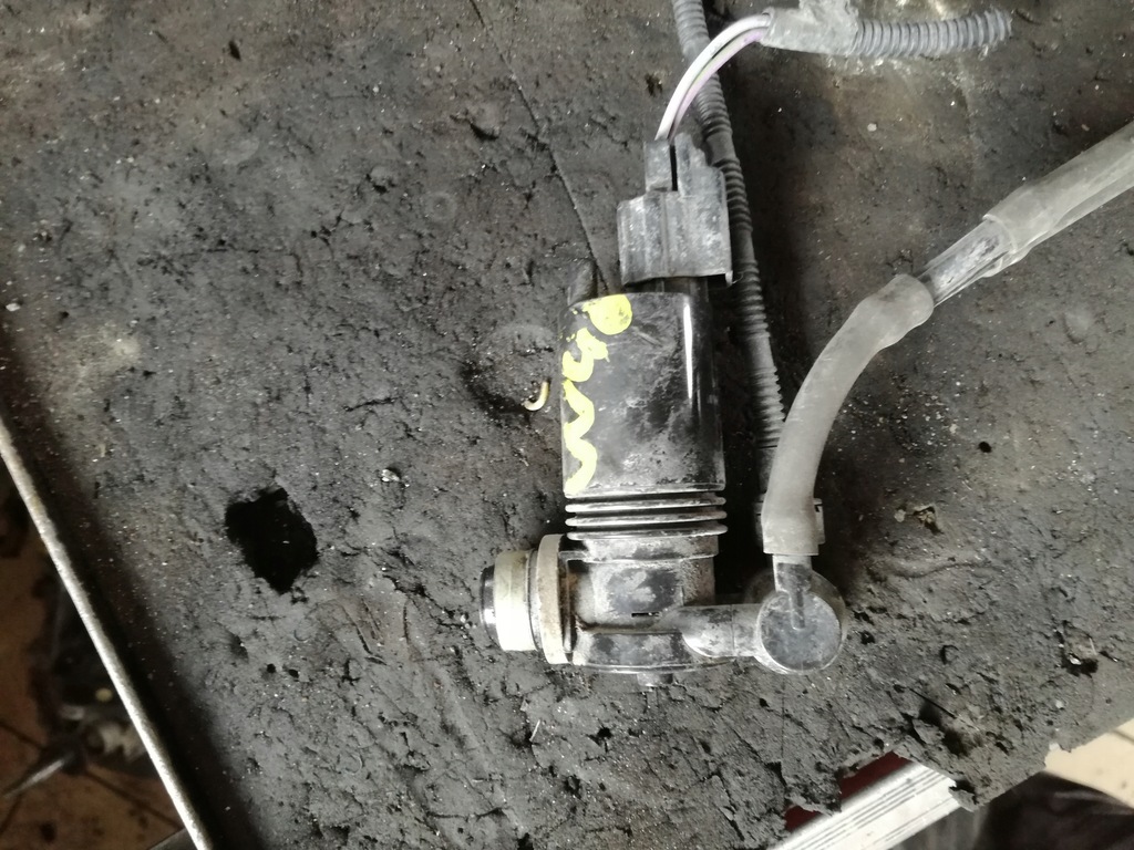 фото №1, Volvo v40 ii 2012 - 2019 rok помпа омывателя