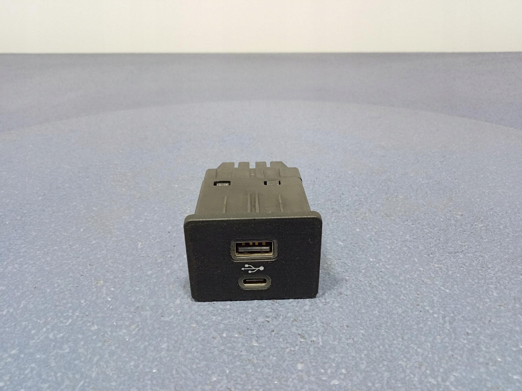 фото №1, Ford mustang mach-e разъём port usb ml3t14f014ab