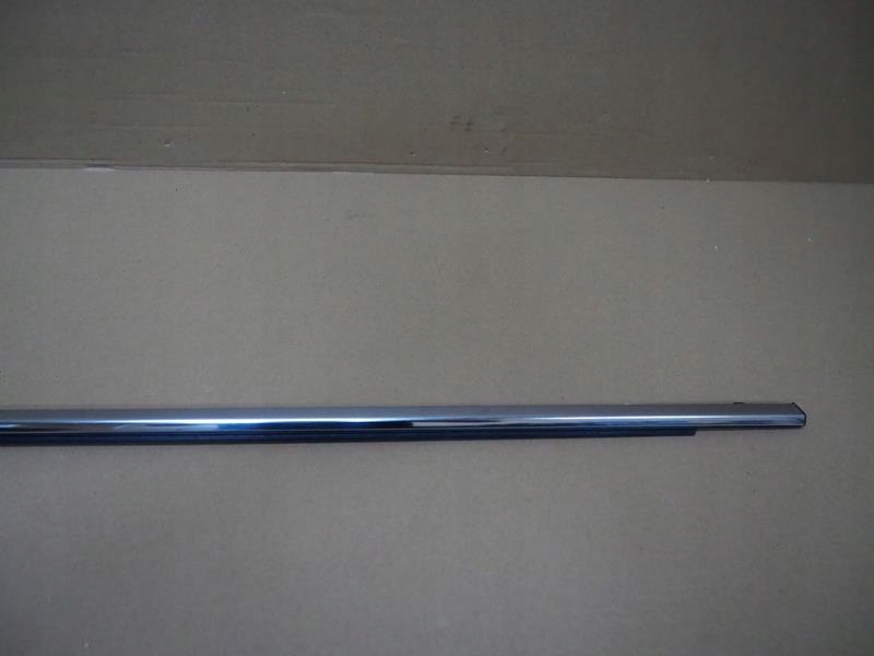 фото №4, Молдинг уплотнитель дверь parapet правый перед lexus nx