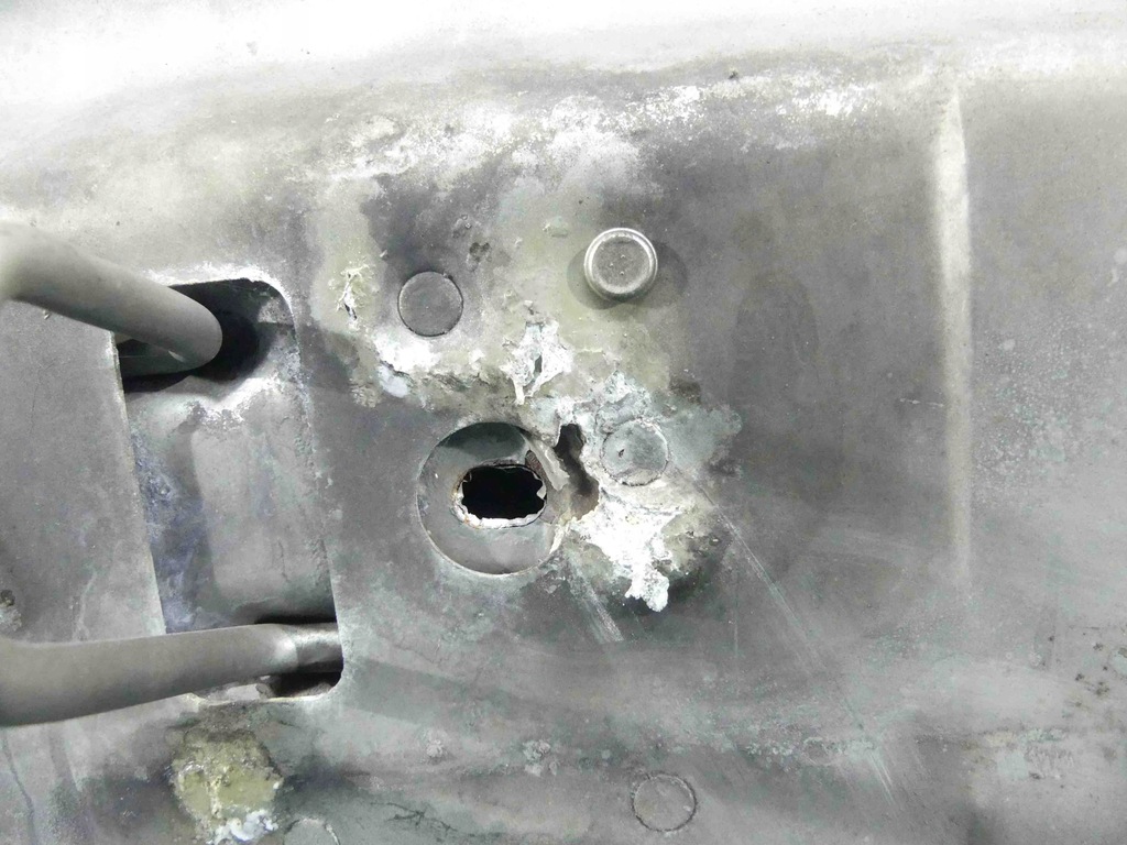 фото №10, Капот передняя citroen c5 i 01-04 серебристый ezrc