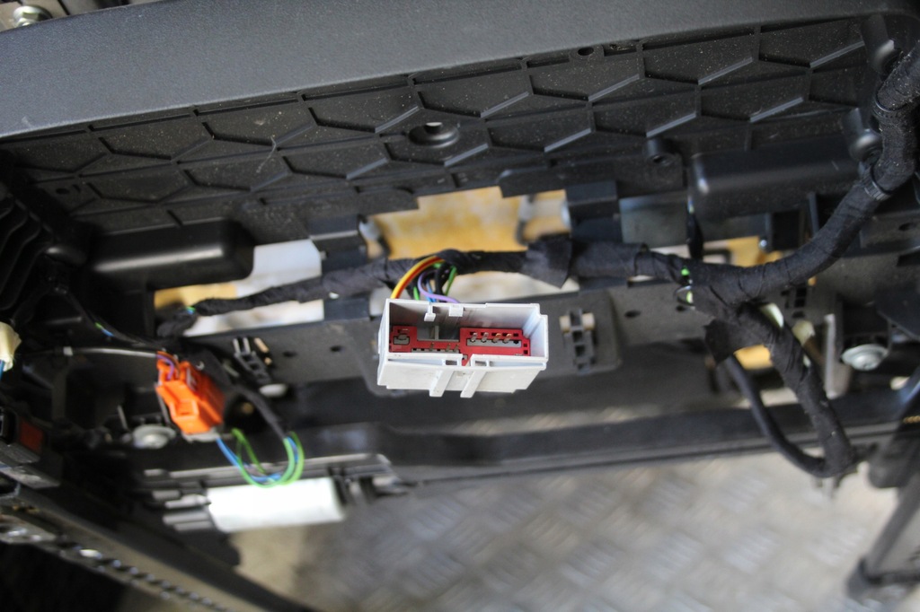 фото №6, Сиденья салон кожа land rover discovery sport l550