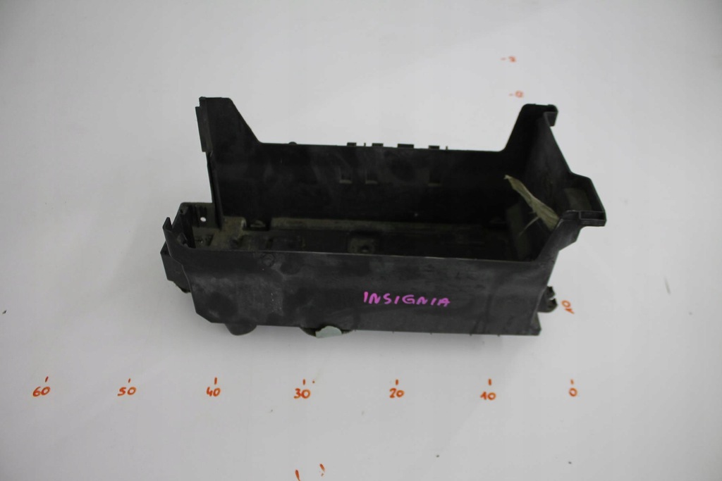 фото №1, Корпус акумулятор 13255614 insignia a 08-17