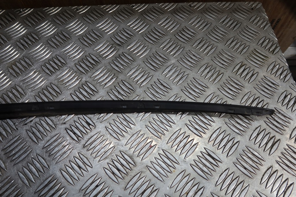 фото №9, Молдинг стекло лобовое левая audi a4 b8