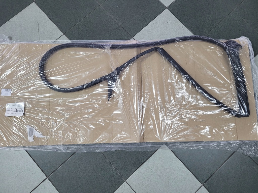 фото №1, Vw arteon прокладка внутрішня двері лівий задня 3g8868119s nowa oryg.