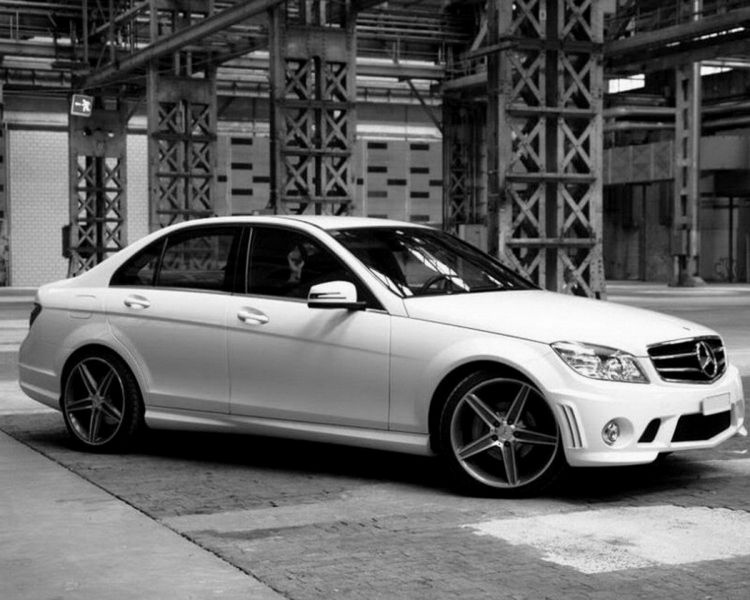 Бампер передний c63 ang sport style для  mercedes w204 07-11 Недорого
