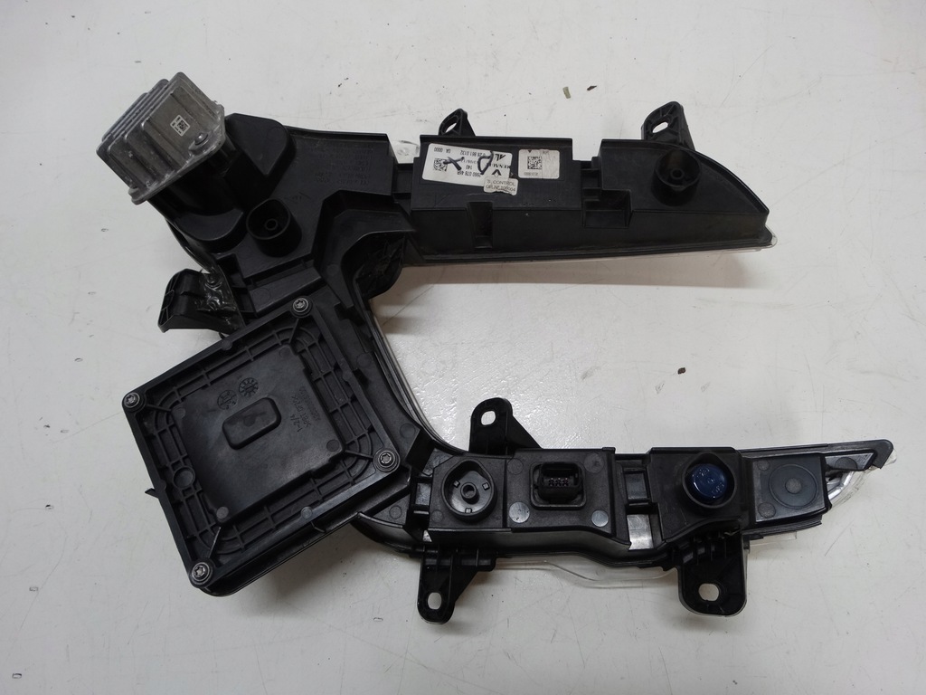 фото №8, Лампа led противотуманная фара renault captur 266007846b