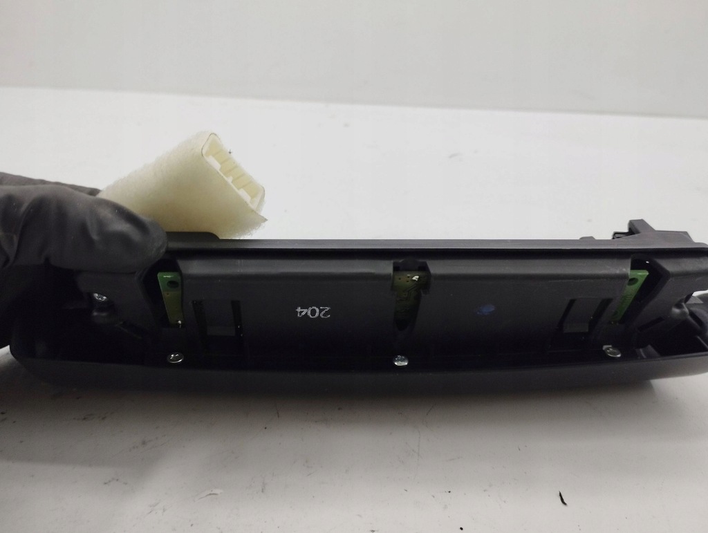 фото №6, Maserati quattroporte 2010 панели управление, переключатели