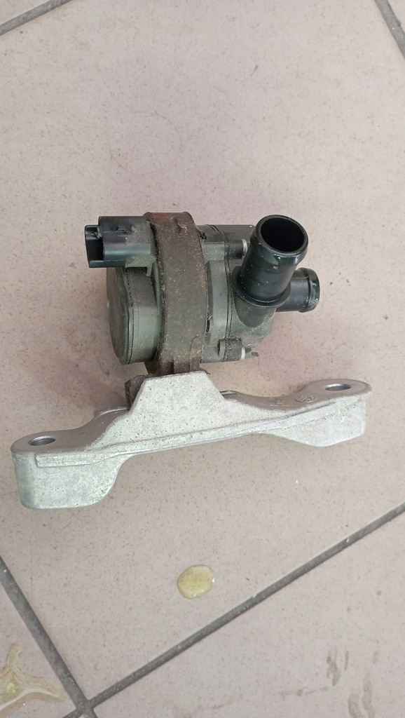 фото №8, Кронштейн насос клапан wody 144001379r nissan renault 0392023294