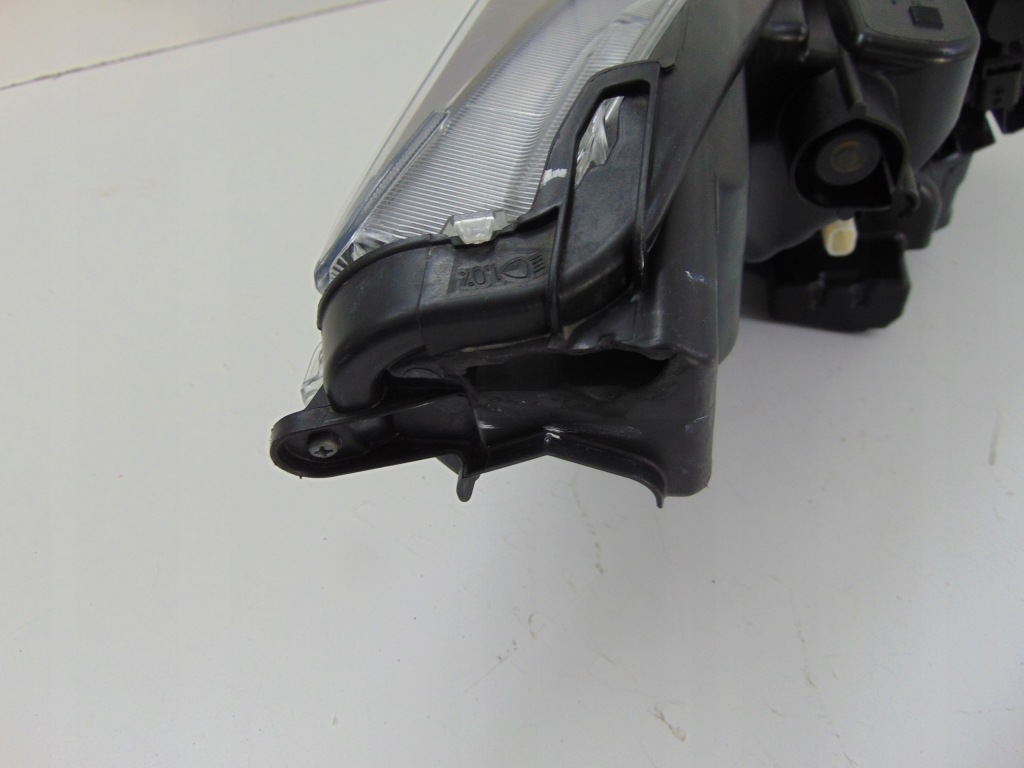 фото №9, Toyota yaris 4 iv p21 20- лампа права