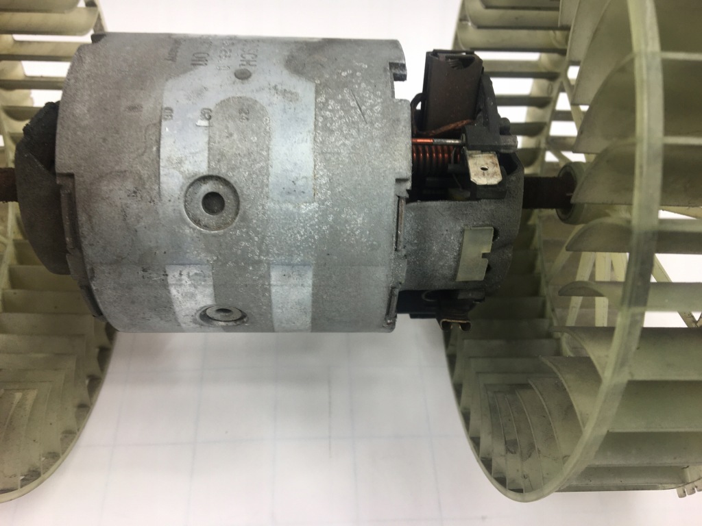 Вентилятор отопителя воздуходувка bosch 0130111011 mercedes w124 кондиционер Недорого