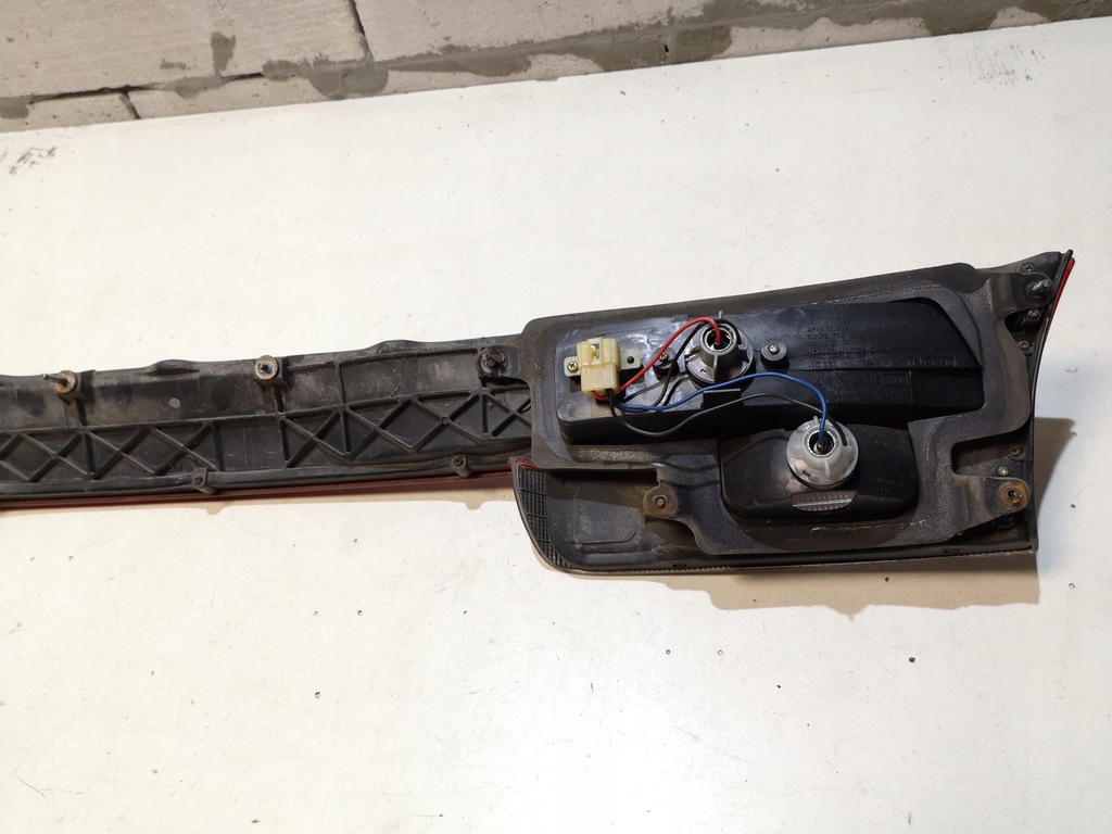 фото №6, Накладка крышки багажника legacy ii kombi 94-