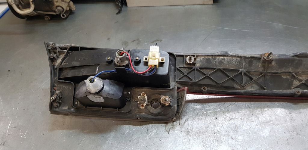 фото №5, Subaru legacy ii 2 накладка крышки багажника