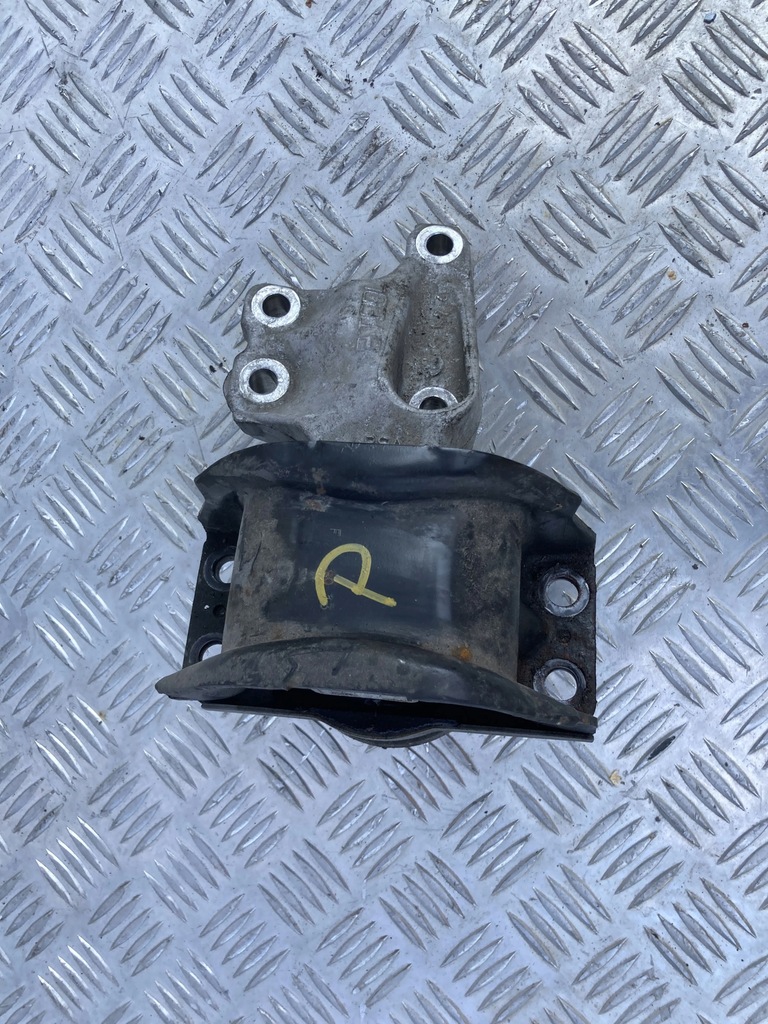 фото №1, Кронштейн подушка двигуна 2.0 hdi ds4 10-