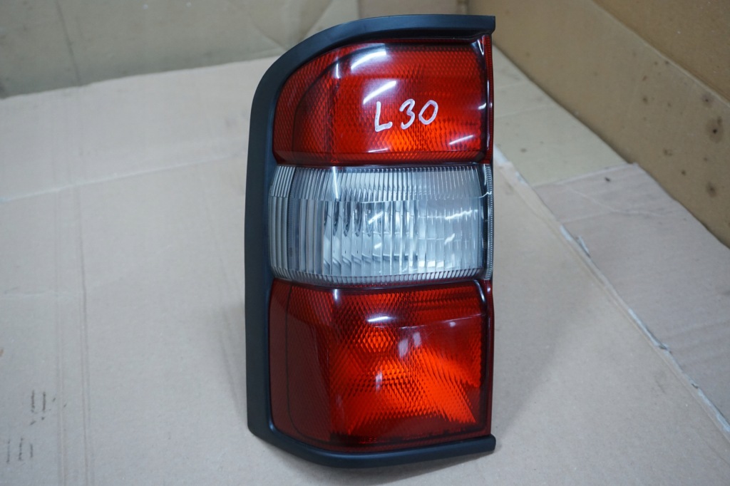 фото №1, Nissan patrol лампа лівий задня задня w крила gr y61 97-04r