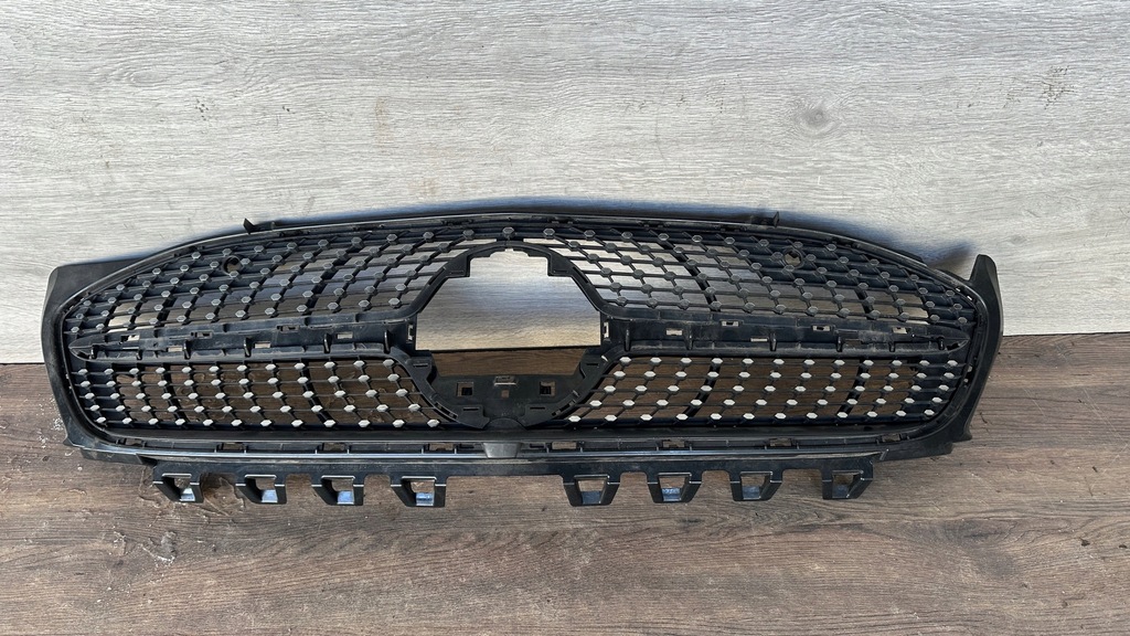 фото №1, Mercedes cla x118 c118 amg rok 19 решётка радиатора pdc diamond a1188880000