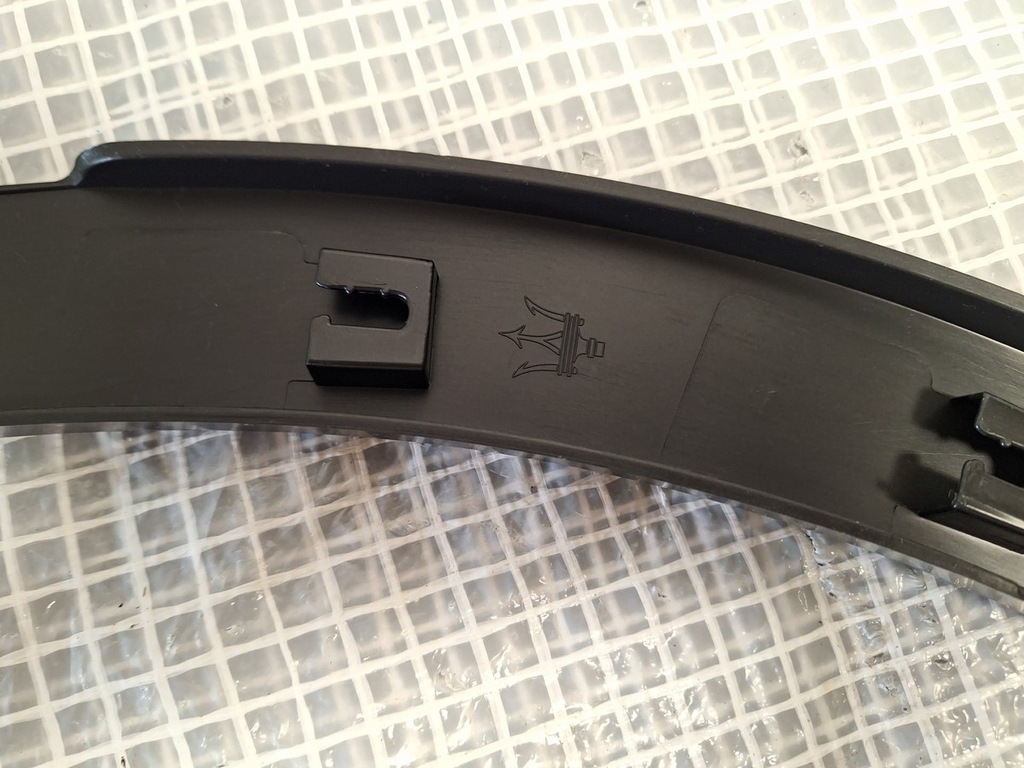 фото №7, Maserati levante молдинг накладка крила ліва задня задня orginal nowa