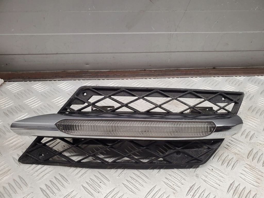 фото №1, Mercedes-benz sl r231 a2318852265 свет do движение dziennej drl