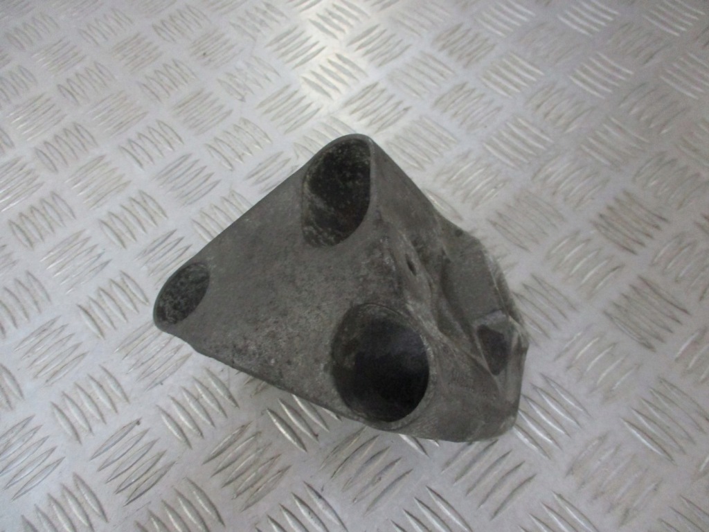 фото №3, Кронштейн двигуна renault modus 1.5 dci 8200499925-a