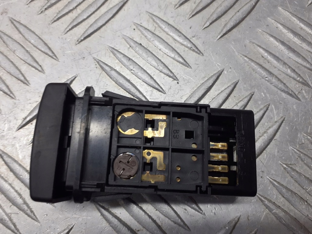 фото №2, Кнопка dsc off mazda 5 2.0 15a469