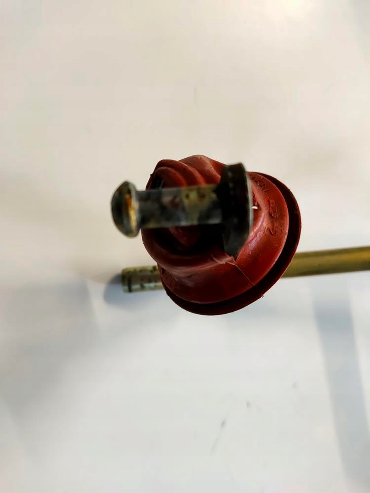 Тягa газу mercedes 107 Зі Шроту