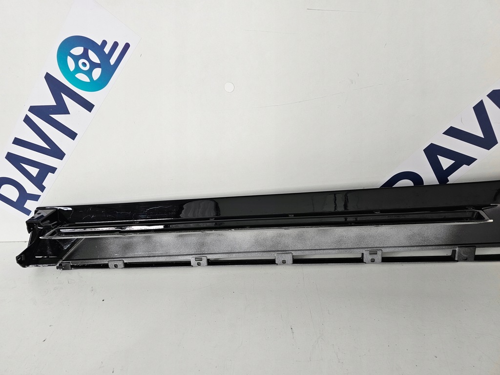 фото №8, Молдинг поріг права поріг lamborghini aventador