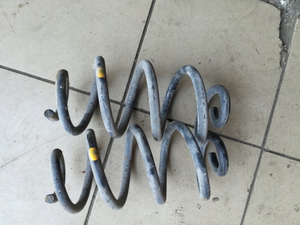 фото №1, Nissan x-trail t31 2008- 2013 rok пружина подвеска задняя 2 штуки комплект