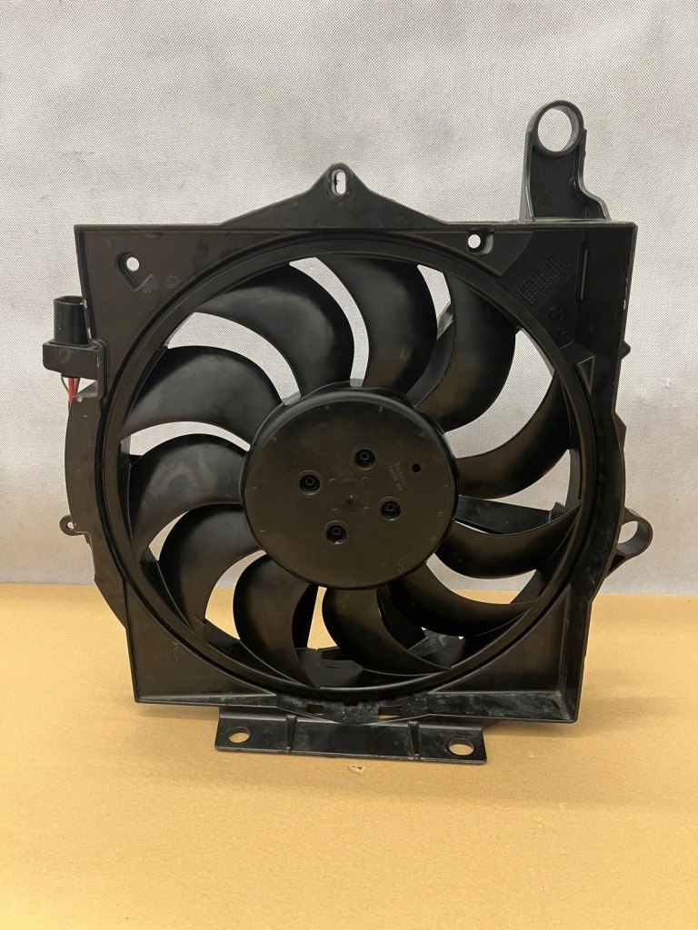 фото №1, Вентилятор радиатора porsche taycan 9j1121205d