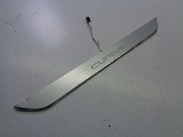 фото №2, Молдинг порог правый перед led cupra formentor