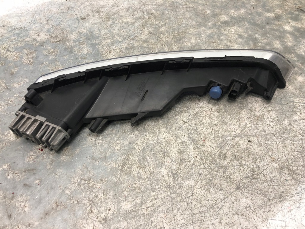 Фара поворотник led drl правий porsche cayenne 7p5941182j Зі Шроту