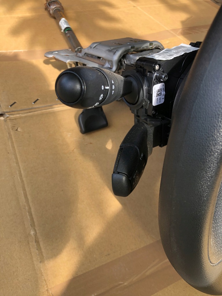 фото №6, Peugeot 208 колонка воздуховод подушка безопасности переключатели taśm