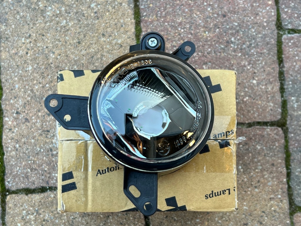 Купити Лампа mitsubishi lancer 03.07- фара лівий