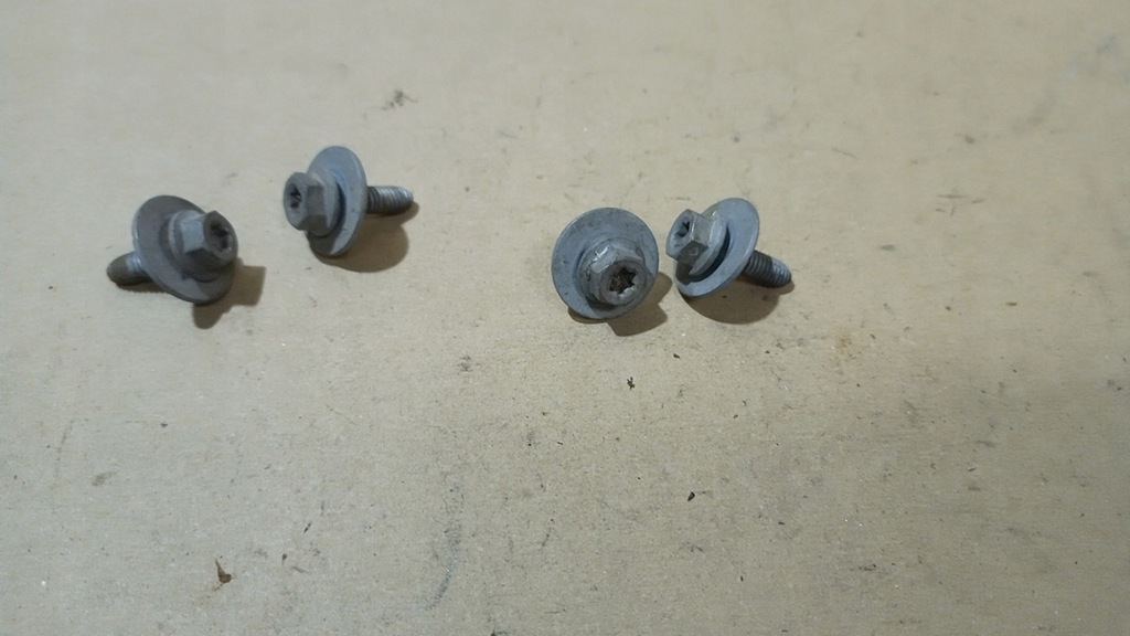 фото №1, Renault kangoo болты засов дверь задняя