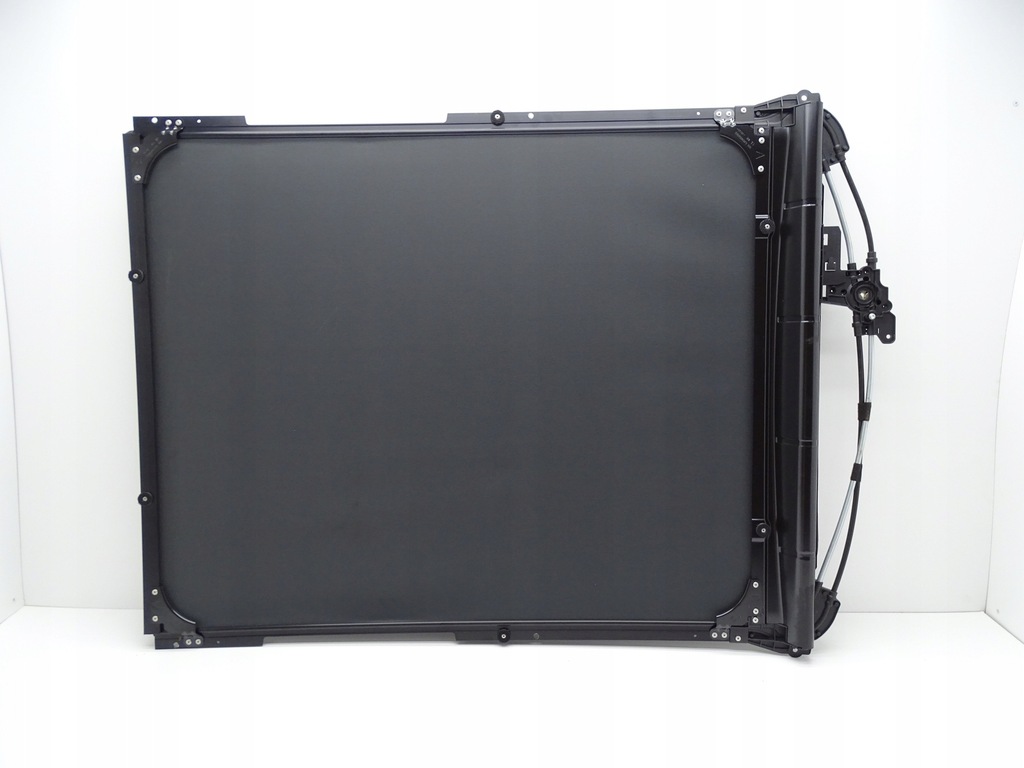 фото №1, Рамка шторка люк панорама czarna volvo v40 ii r-design