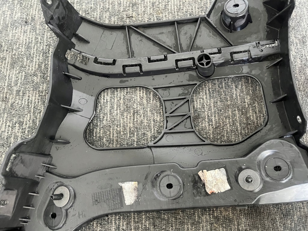 фото №10, Ford transit courier 1.0 eco 21r направляющая кронштейн бампера правый задняя orygina