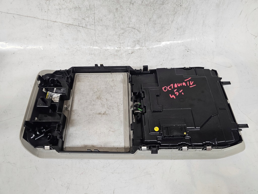 фото №10, Skoda octavia iv лампа освещение кабины салона 5e3959561