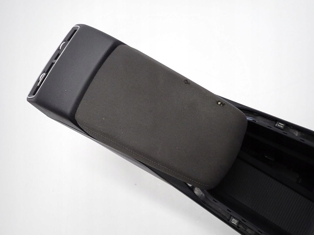 фото №8, Тунель підлокітник зарядний пристрій роз'єм usb europa audi e-tron 4ke 22r